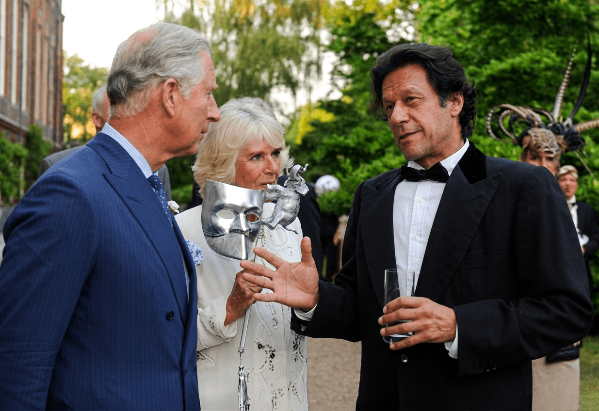 Imran Khan addressing an audience
