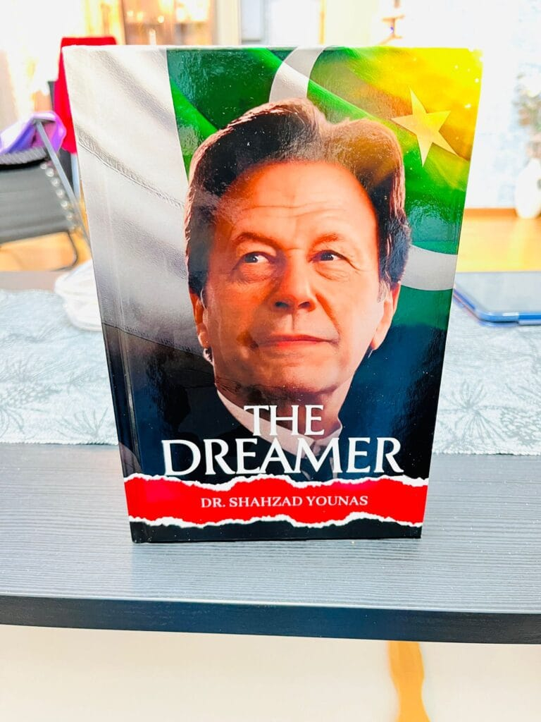 خان اور خواب - عمران خان کتاب کا سرورق